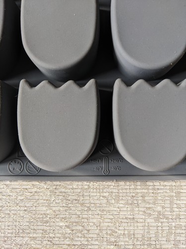 Silicone Bakeware 12 Moulds Small Baking Trays/Tins Ovenware Non Stick Cake Deco - Picture 4 of 7