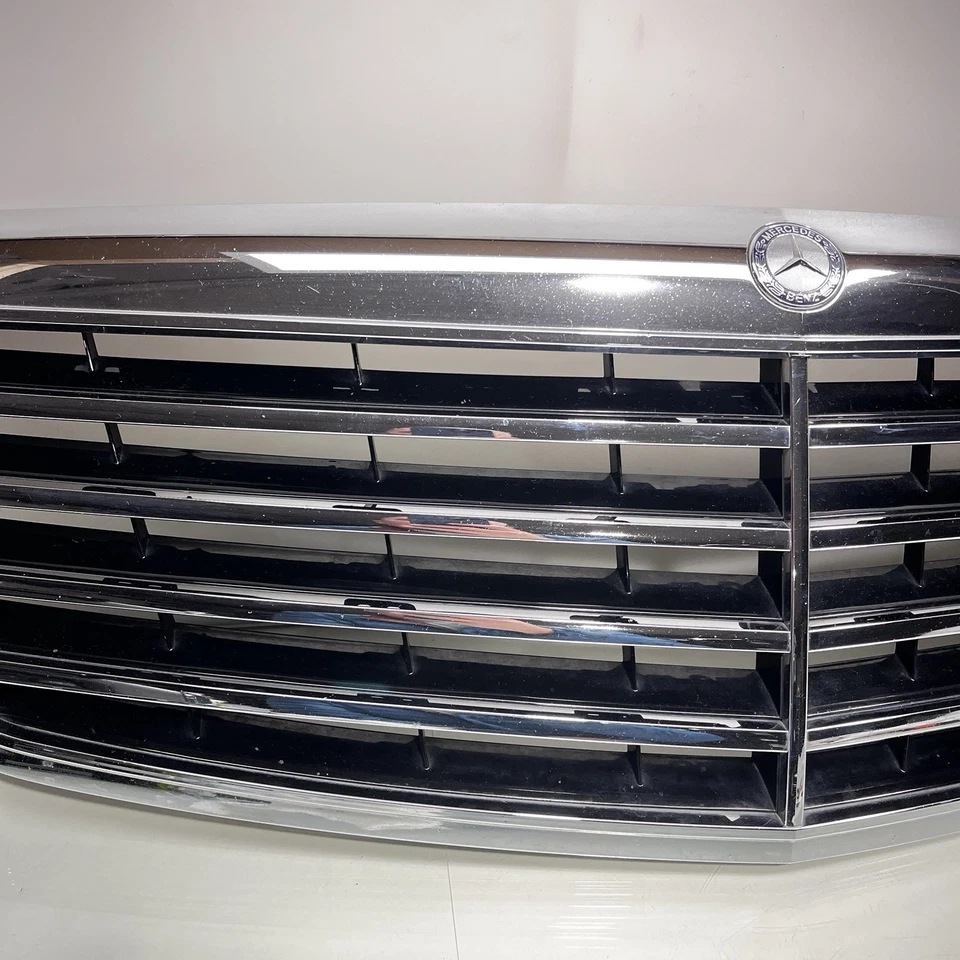 Mercedes W221 S550 2007-2009 capó parrilla radiador parrilla 2218800083 OEM 07 Foto 3 de 4