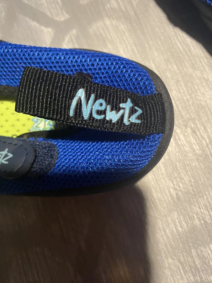 Newtz Boys Blue Green Sharks Water Shoes Aqua Socks Size 2/3 - Image 3 of 4