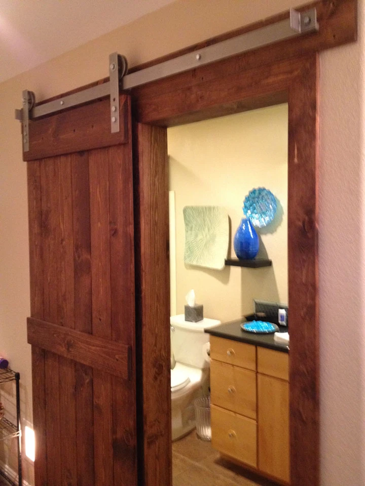 Matias Design - Puerta de granero de aliso nudoso rústica sin terminar 36"x96" (envío gratuito) Foto 4 de 4