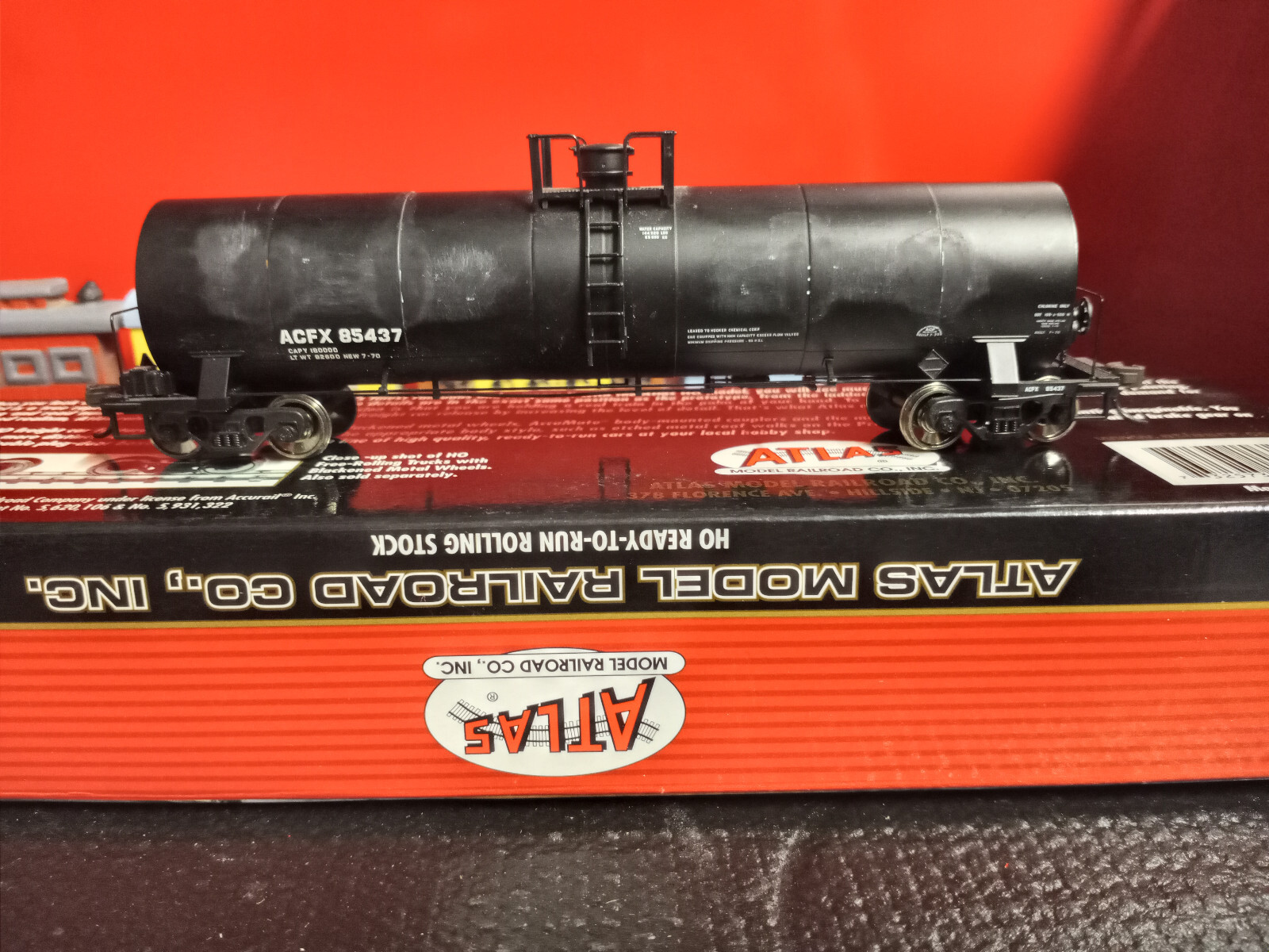 Atlas HO 1/87 Scale 17,300 Gallon Tank car ACFX Hooker Chemicals ...