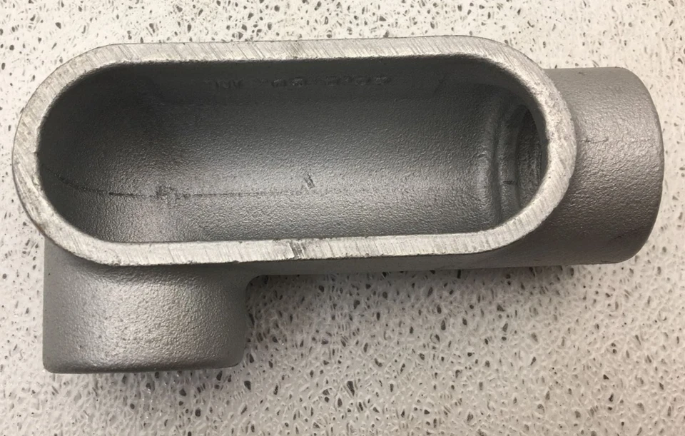 LR57 CROUSE HINDS CORPO DE CONDUÍTE DE FERRO MALEÁVEL CUBOS DE 1,5 POLEGADAS TIPO LR FORM 7 - Imagem 4 de 4