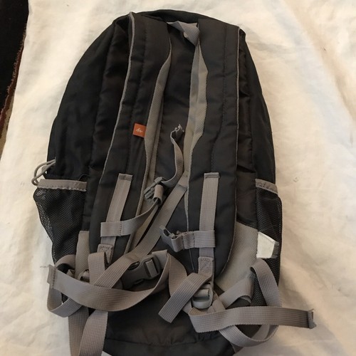 Zaino Quechua Arpenaz 20 grigio nero campeggio escursionismo borsa leggero pulito - Foto 6 di 7