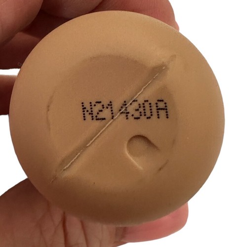 * Revlon ColorStay * - Light Cover Liquid Foundation #200 Shade Nude 1 Oz New - Picture 6 of 9