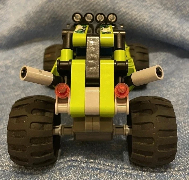 LEGO Technic 42027 Desert Racer, photo 4 of 5