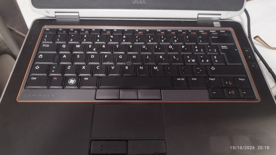 Dell Latitude E6320 · i5-2520M · 8GB · 466GB, foto 4 di 5