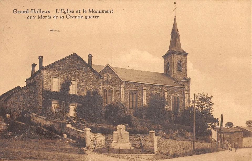 CPA BELGIQUE / GRAND HALLEUX / L'EGLISE ET LE MONUMENT AUX MORTS - Photo 1/1