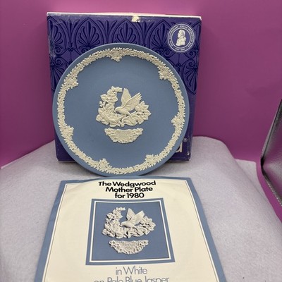 Wedgewood 1980 Mothers Plate White On Blue Jasper -6.5 -Gorgeous   