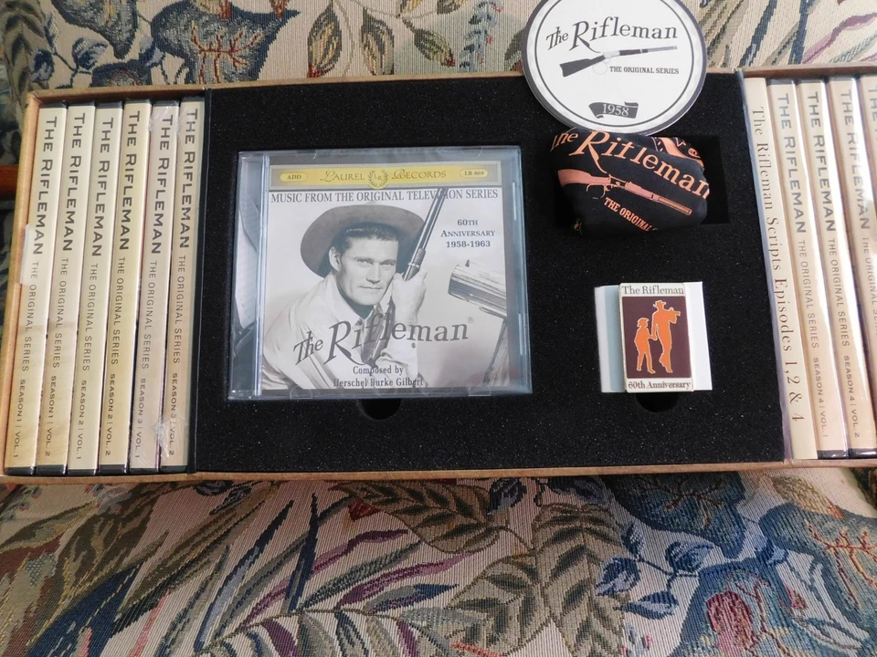 THE RIFLEMAN 60TH ANNIVERSARY DVD SET COMPLETE SERIES CD COA PIN BANDANA SCRIPTS - Image 4 of 4