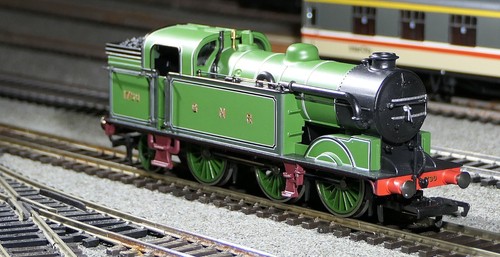 Hornby R2214B GNR N2 Class 0-6-2, 1730 in GNR Green Livery. Excellent+, boxed - Picture 3 of 10