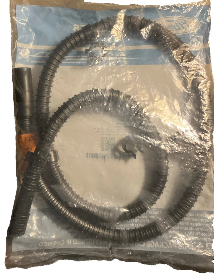 LC2Z-9G297-A 2020-2022 Ford Explorer	 2020-2022 Lincoln Aviator Fuel Filler Pipe Foto 2 de 4