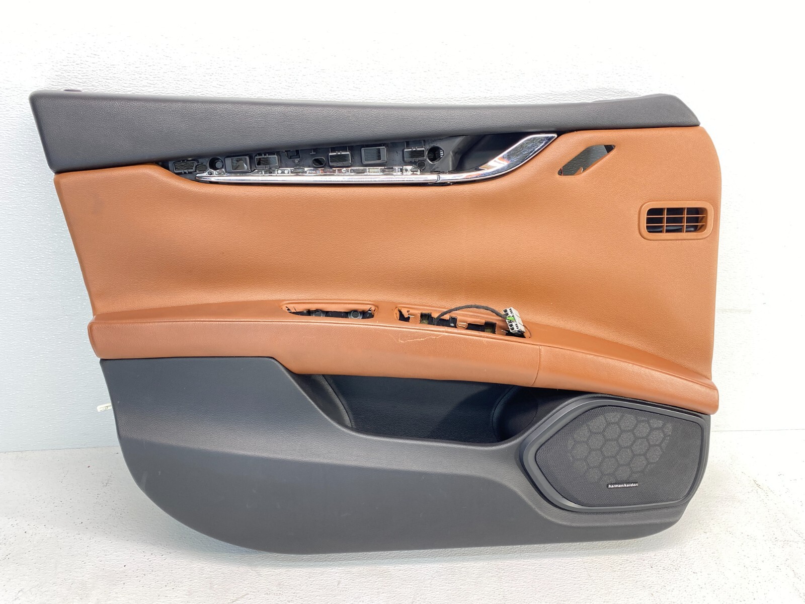 14-21 Maserati Quattro Ghibli Front Left Driver Side Door Panel Cover Brown OEM✅