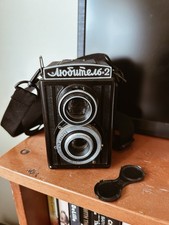 Lomo Lubitel 2 Medium Format 120 TLR Soviet Union 1955-1979 Leaks Light Read