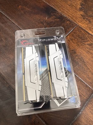 G.SKILL Ripjaws V DDR4-3600 32GB (2x16GB) DIMM White F4-3600C18D-32GVW