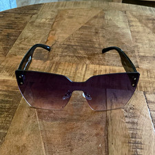 Lot of Women&rsquo;s Sunglasses 5 pair