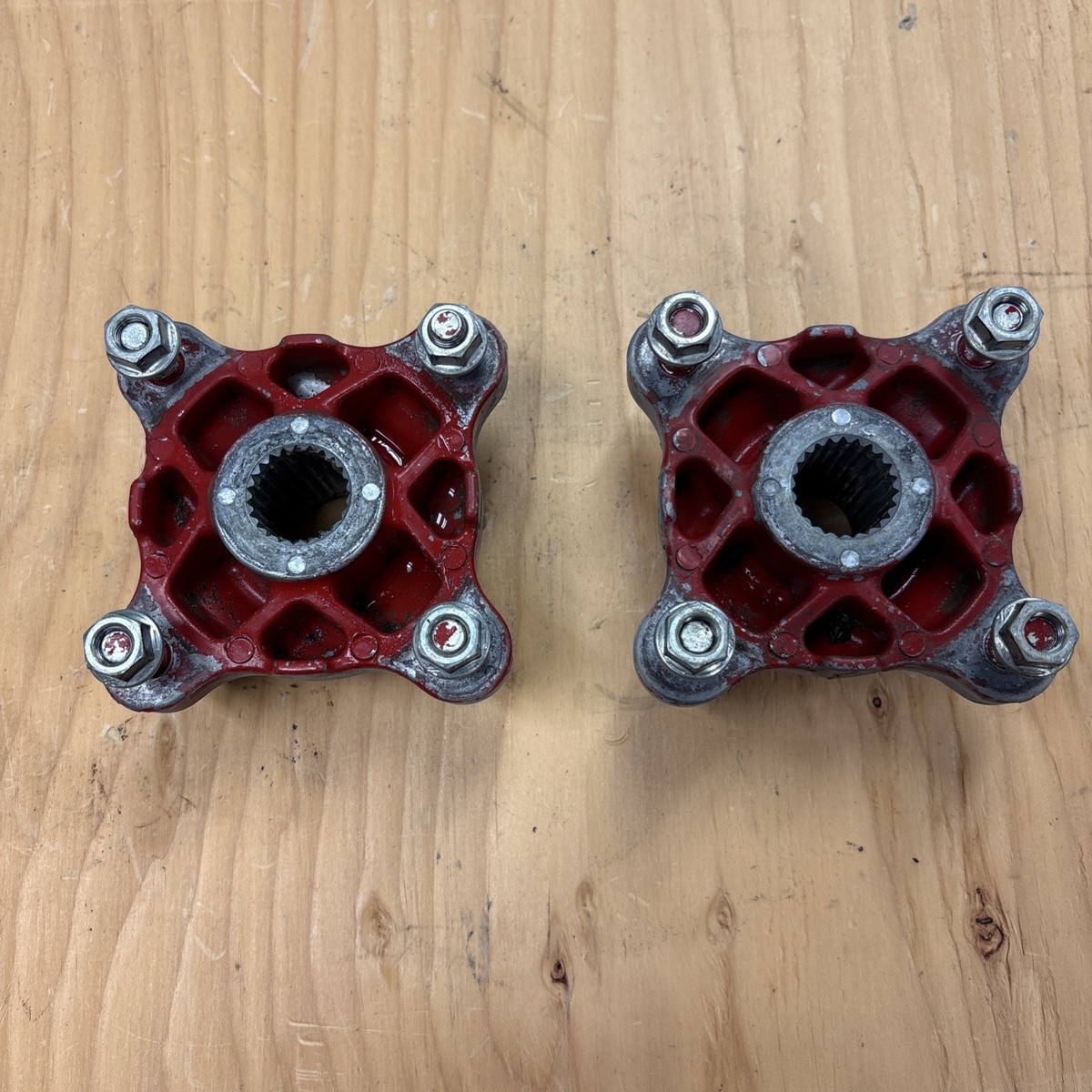 Polaris Outlaw 525s 08 Hub Rear Left or Right 1521107 #2