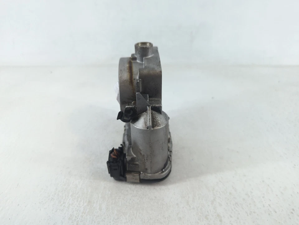 Mercedes-Benz C300 2008-2014 carrocería del acelerador L172F Foto 4 de 4