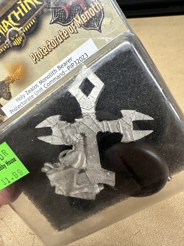 Warmachine - Protectorate Of Menoth - Holy Zealot Monolith Bearer Unit PIP 32023 - Image 2 of 3