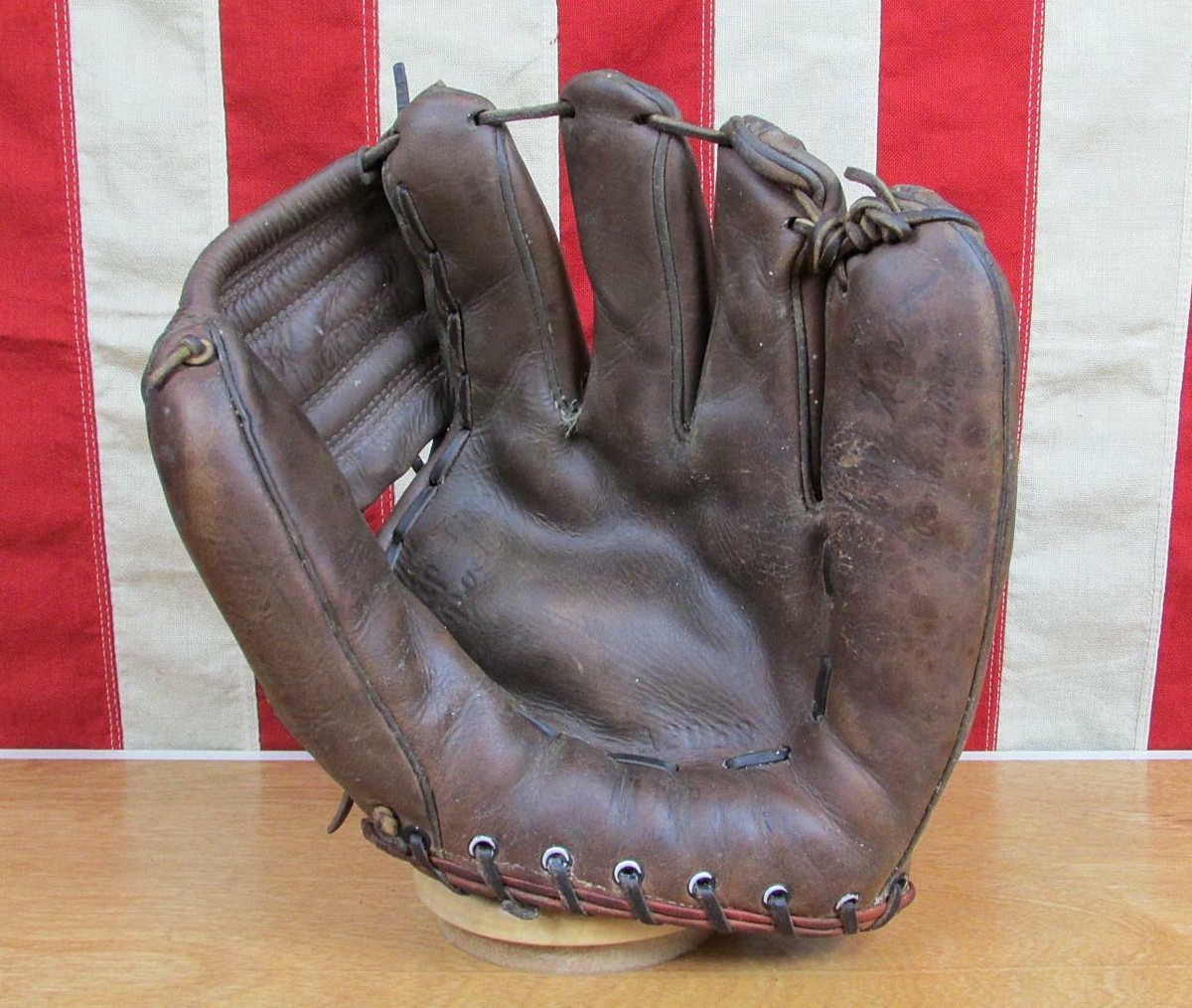 Vintage 1950s Wilson Leather Baseball Glove Fielders Mitt Harvey
