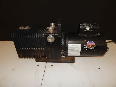 PRECISION SCIENTIFIC MODEL 2612  VACUUM PUMP   (TJD23)