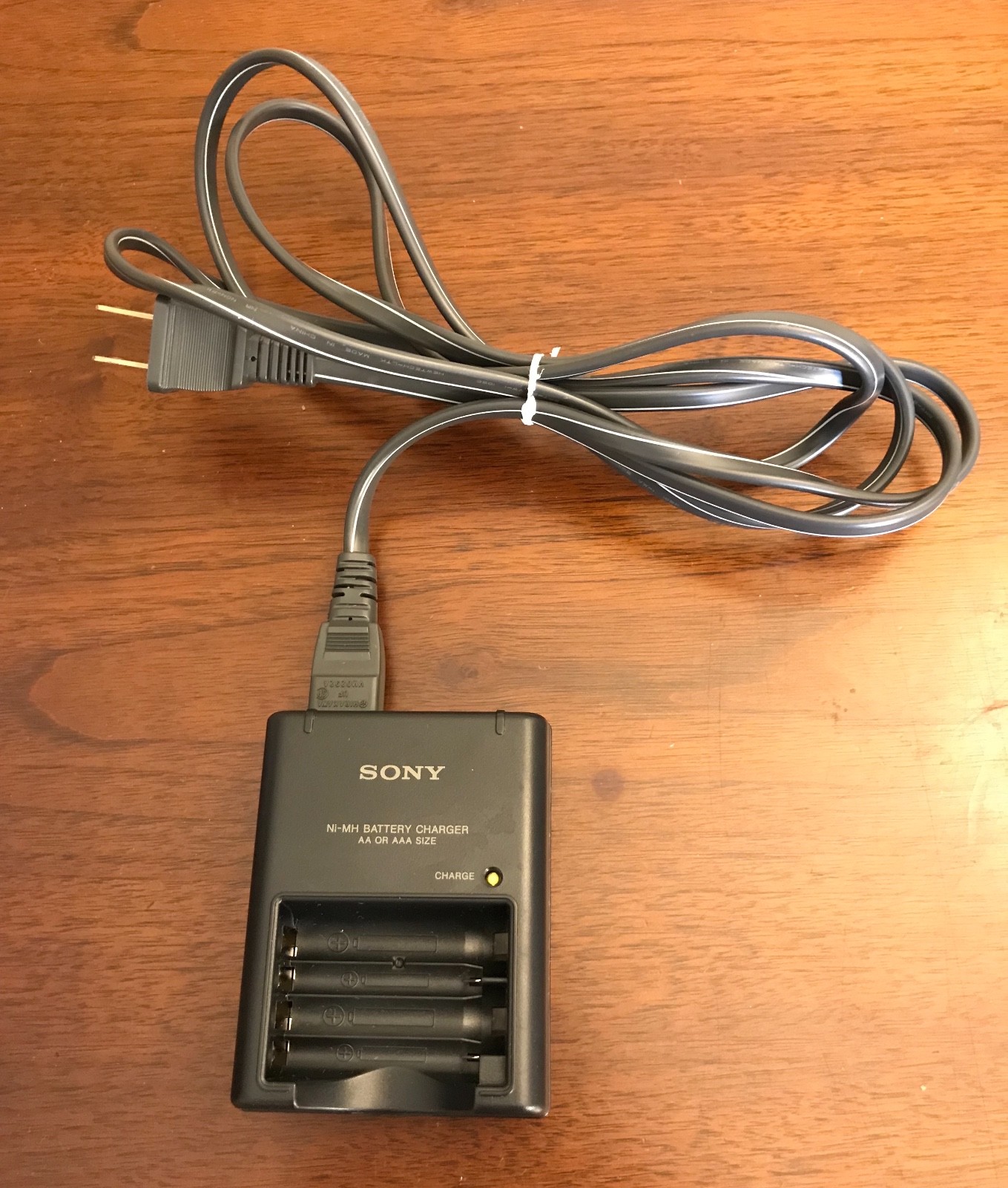 Sony BCCS2A NiMH Battery Charger for Rechargeable AA & AAA Batteries