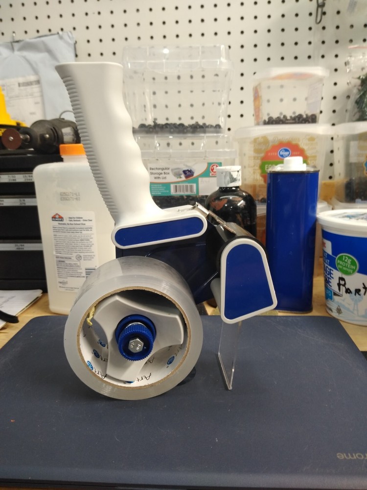 Shipping Tape Dispenser With 1 New Roll Of Tape