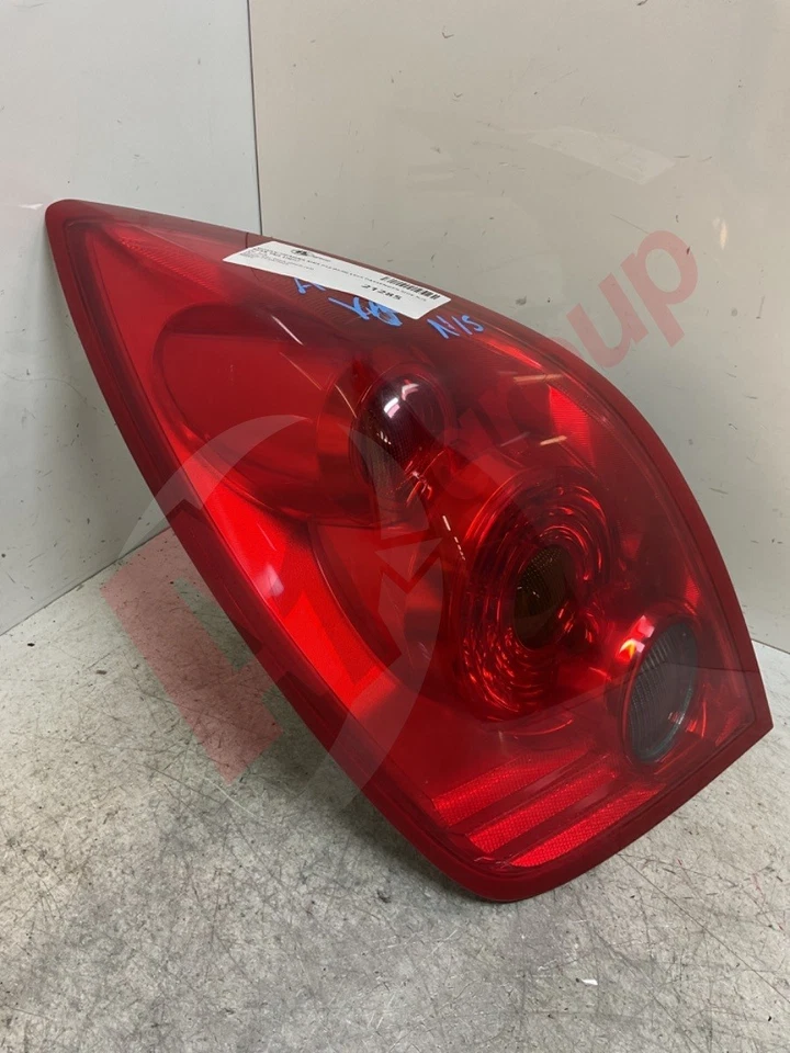 LUZ TRASERA N/S LADO PASAJERO IZQUIERDO NISSAN PRIMERA MK3 P12 02-06 Foto 2 de 4