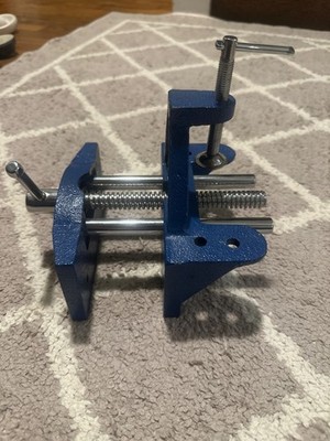 High Quality Cast Iron Material Table Bench Clamp Screw Clamp Lock 