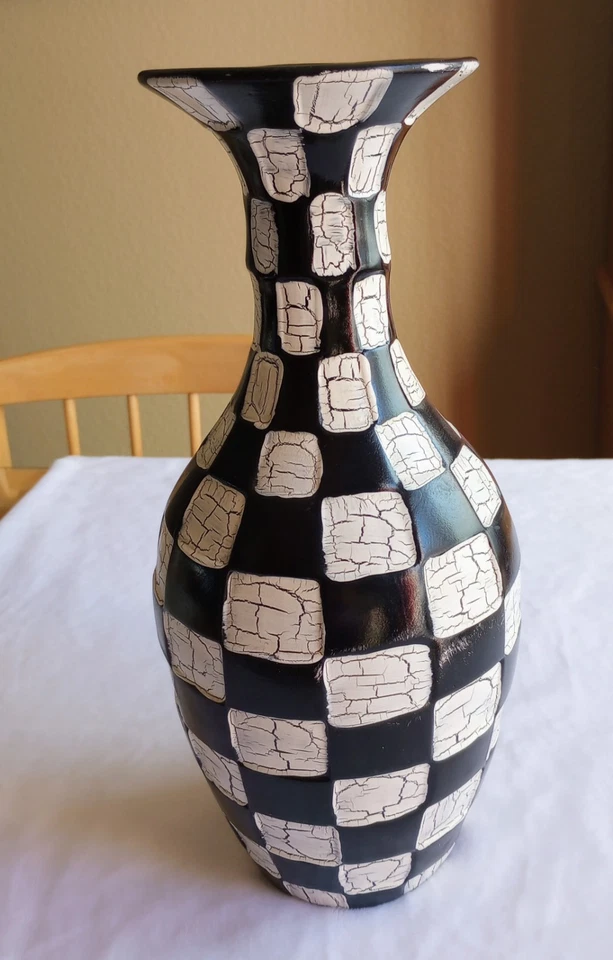 Florero alto arte decorativo blanco y negro cerámica a cuadros craquelado 13"H Foto 4 de 4