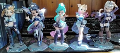 Pop Mart - League of Legends KDA - All Out Complete Set w/ Cards