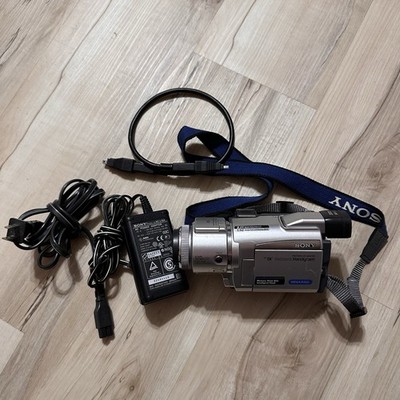 Sony Handycam DCR-TRV70 Mini DV Record Video Transfer W Charger