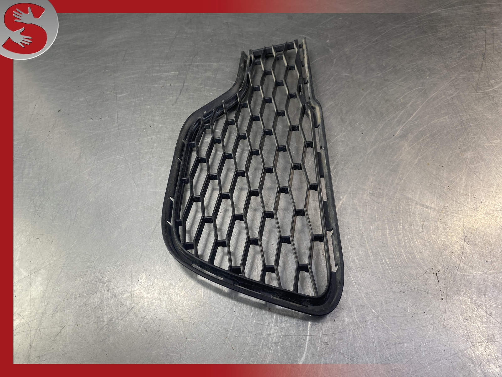 14-20 Maserati Ghibli Front Right Side Bumper Grille Bezel Molding Cover Oem