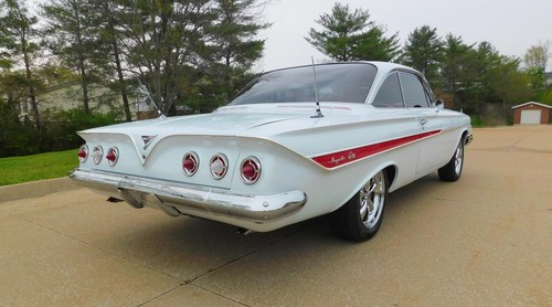 1961 CHEVROLET Impala - Picture 24 of 40