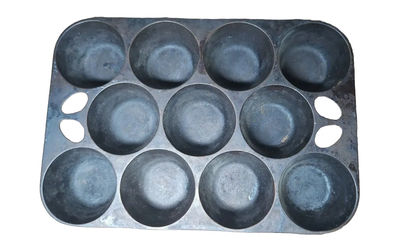 Vintage GRISWOLD Cast Iron NO 10 Popover Muffin Pan 949 B Erie PA USA 11 Cup