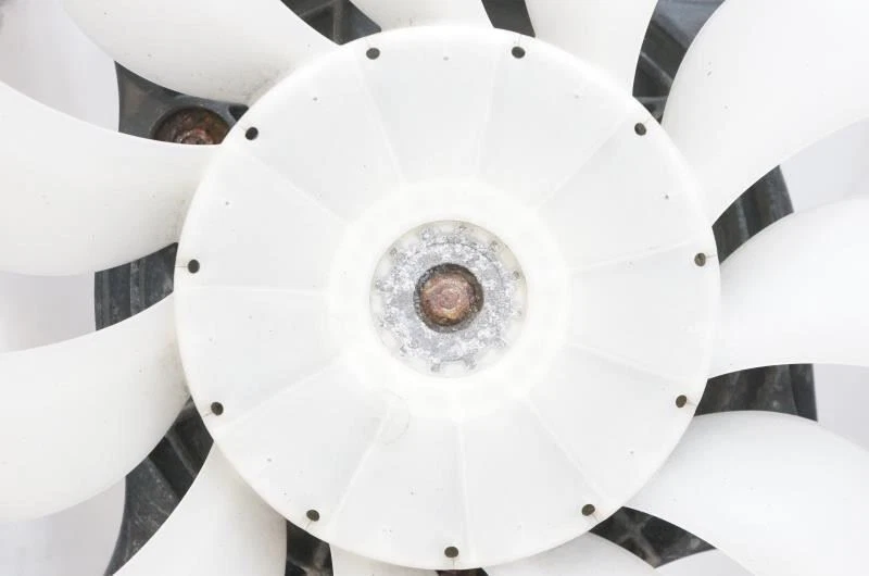 Conjunto de motor ventilador de refrigeración radiador Subaru Impreza 2012-2014 2,5 L 73310FJ020 OEM Foto 2 de 4