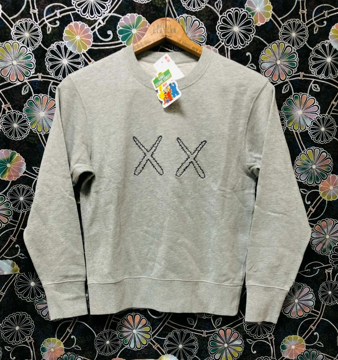 Kaws uniqlo sweatshirt 2025