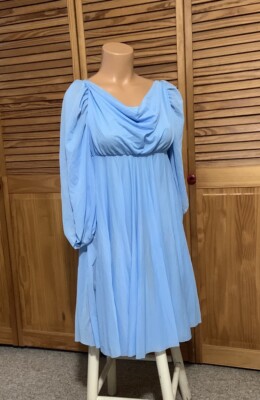 blue dress pink flowers Bright Days Ahead Combo Floral Midi – Shop the Mint Size:22/54 This gown is your Black Silk Dress Socks karsonmolly