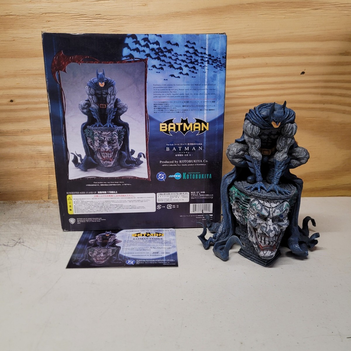 Batman on Joker Gargoyle Statue Kotobukiya ArtFX DC Comics
