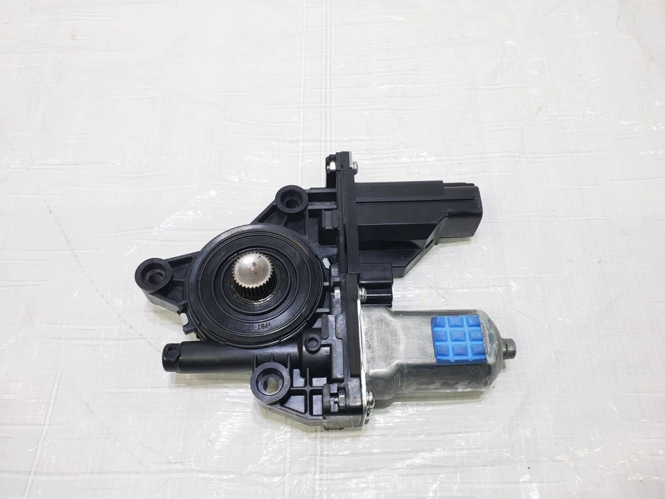 16 17 18 19 Kia Sorento Front Left Driver Power Window Motor OEM 82450-C5120 - Image 3 of 4