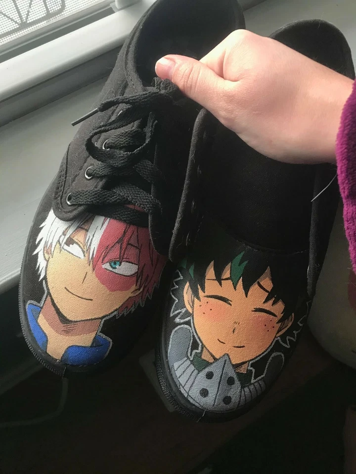 MEU HERÓI ACADEMIA ONE OF A KIND!! TÊNIS DE LONA PINTADO À MÃO.  - Imagem 2 de 4