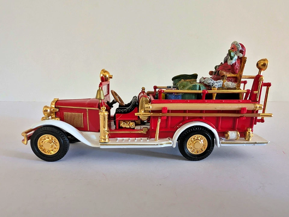 Matchbox Collectibles Models of Yesteryear YSC03-M 1932 Ford AA Fire Engine - Image 4 of 4