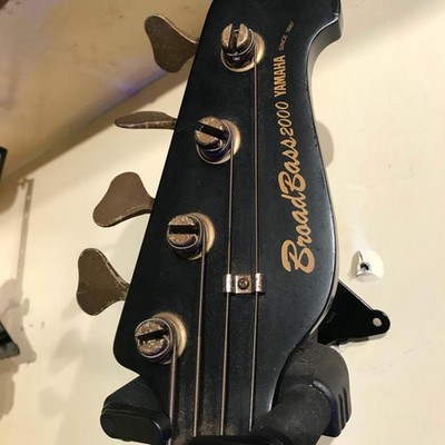 Electric Bass Guitar Yamaha BB2000 Broadbass Fretless Black Color
