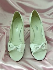 Rare CHANEL White Y2K Heels White 36