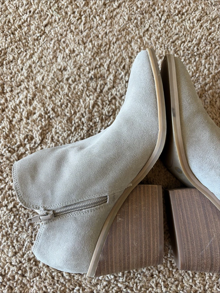 Botas al tobillo Stayci de cuero gamuza topo Lucky Brand botín de tacón ancho para mujer 8,5 Foto 2 de 4
