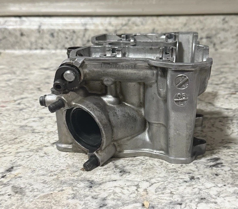 2005 2006 2007 RMZ450 气缸盖 — 第 2/4 张图片