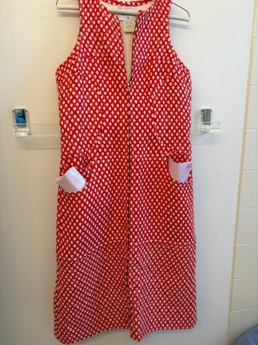 Chanel woman dress size 40 tweed red& white sleeveless