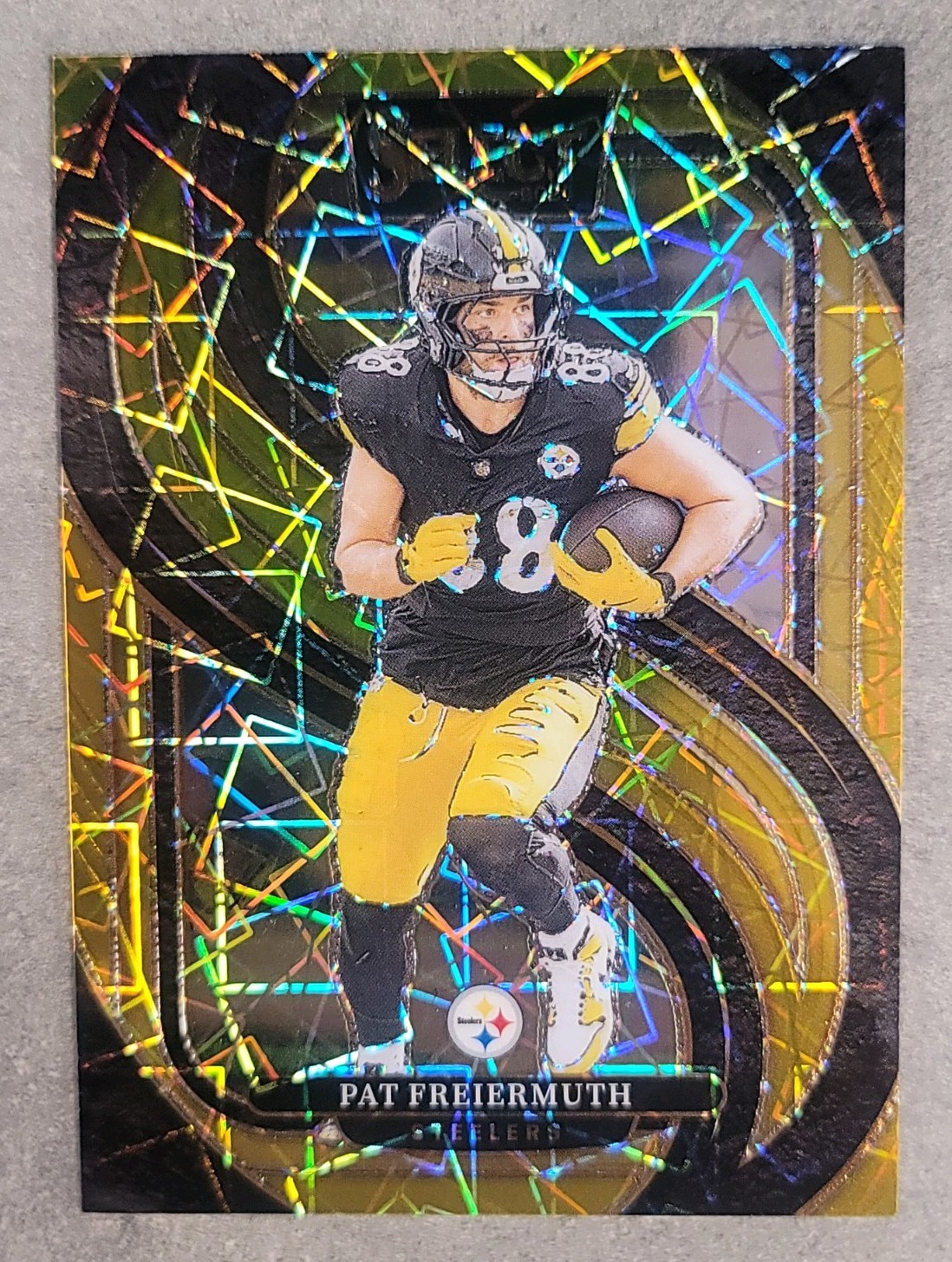 2024 Panini Select #186 Pat Freiermuth Gold Velocity Prizm #/10 