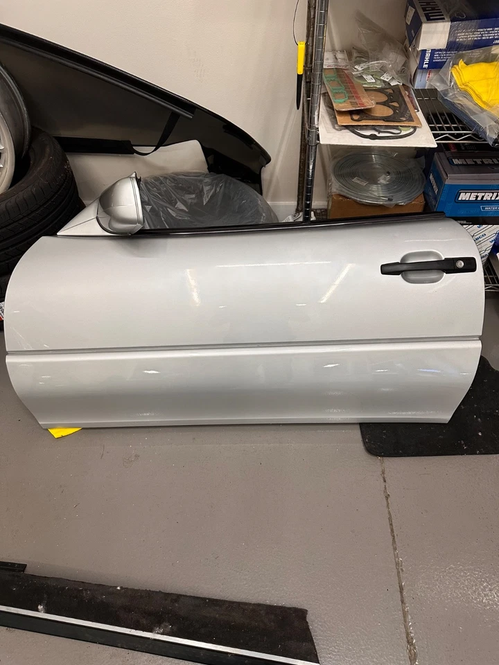 Mercedes-Benz SL500 1997 (R129) puerta lateral plateada del conductor Foto 2 de 4