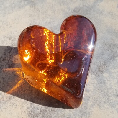   TRULY BRAND NEW!    SIGNED!   Copper Heart Paperweight   Fire and Light  