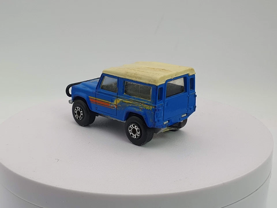 Land Rover Defender 90 Matchbox 1/60 Blu - Immagine 2 di 4